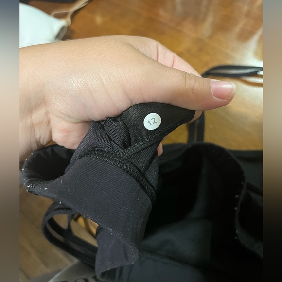 Lululemon sports bra - Picture 3 of 3